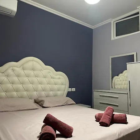 Modern 2br With Living And Private Garage Kashari