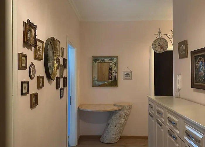Modern 2br With Living And Private Garage Apartament Kashari